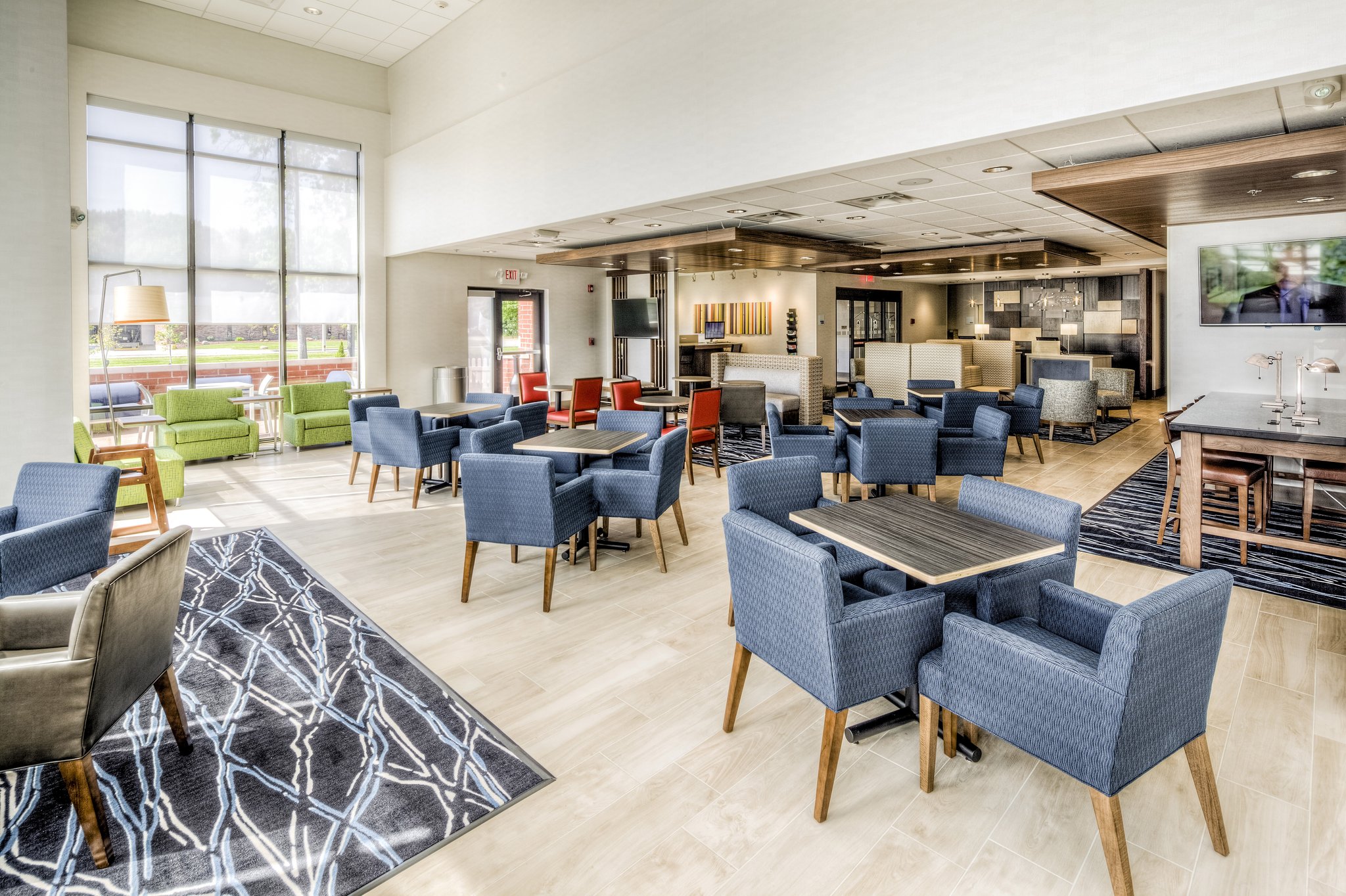 Holiday Inn Express & Suites Cleveland West Westlake