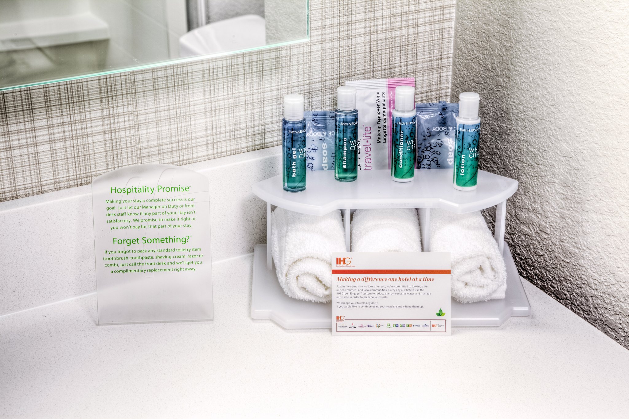 Holiday Inn Express & Suites Cleveland West Westlake