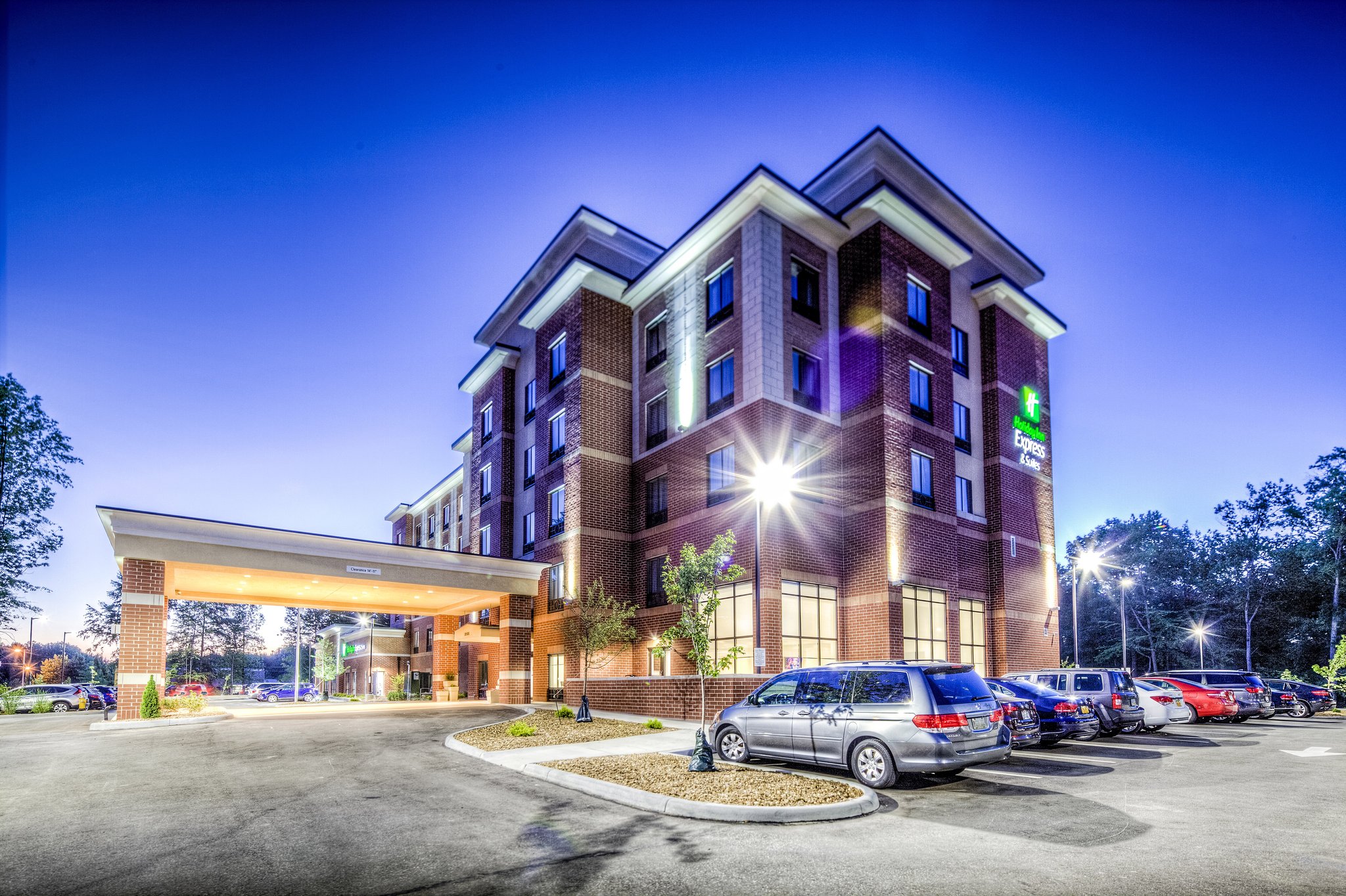 Holiday Inn Express & Suites Cleveland West Westlake