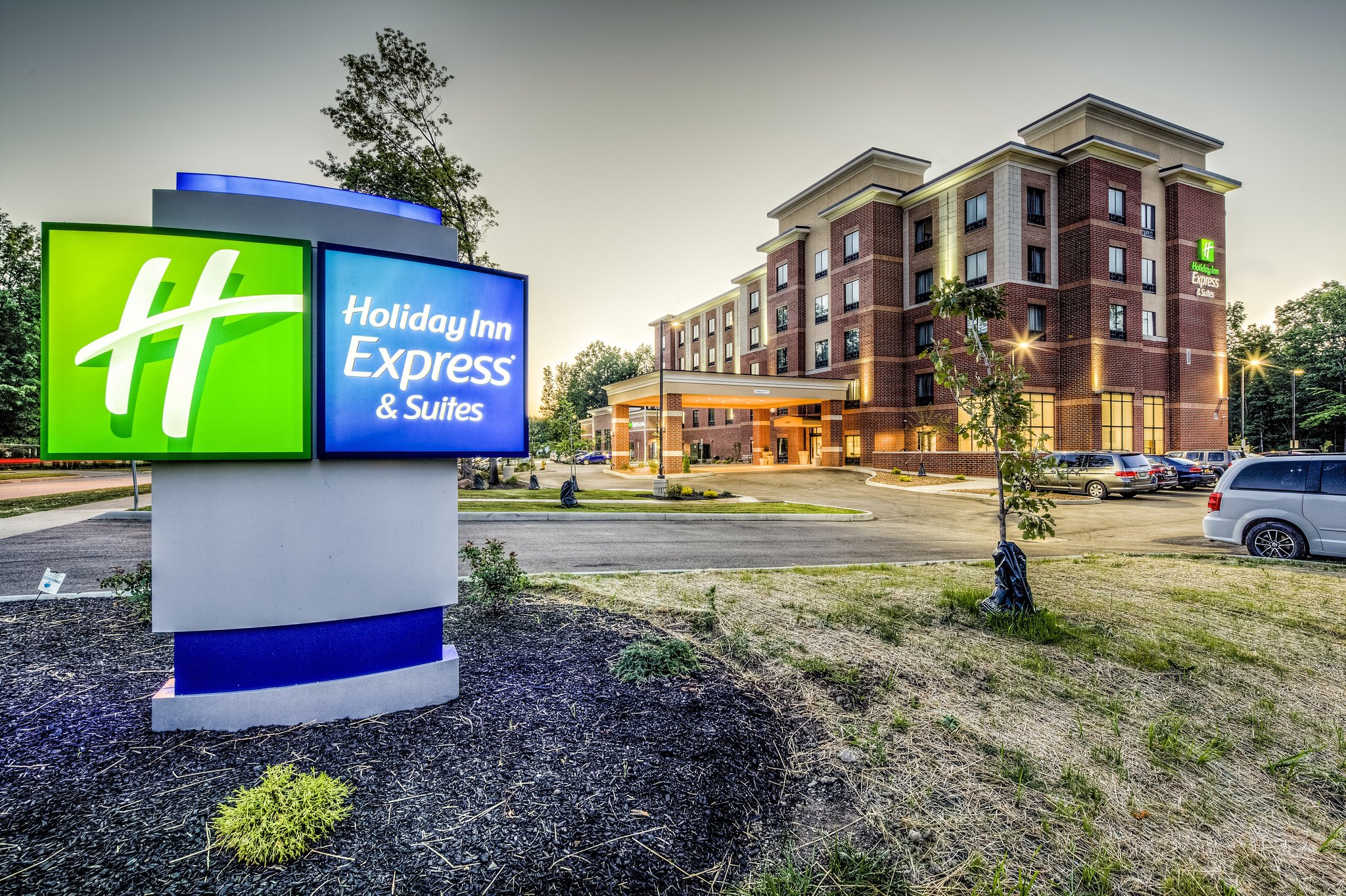 Holiday Inn Express & Suites Cleveland West Westlake