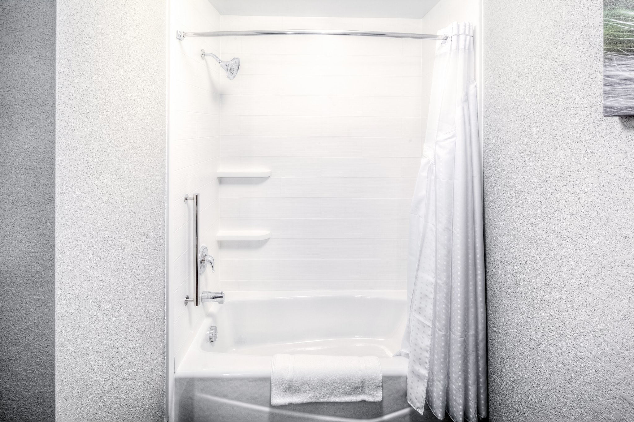 Holiday Inn Express & Suites Cleveland West Westlake