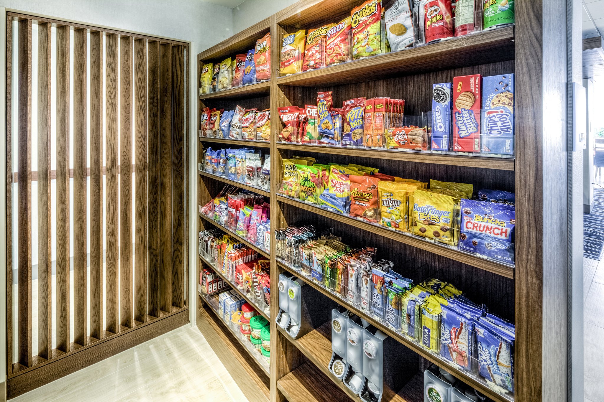 Holiday Inn Express & Suites Cleveland West Westlake