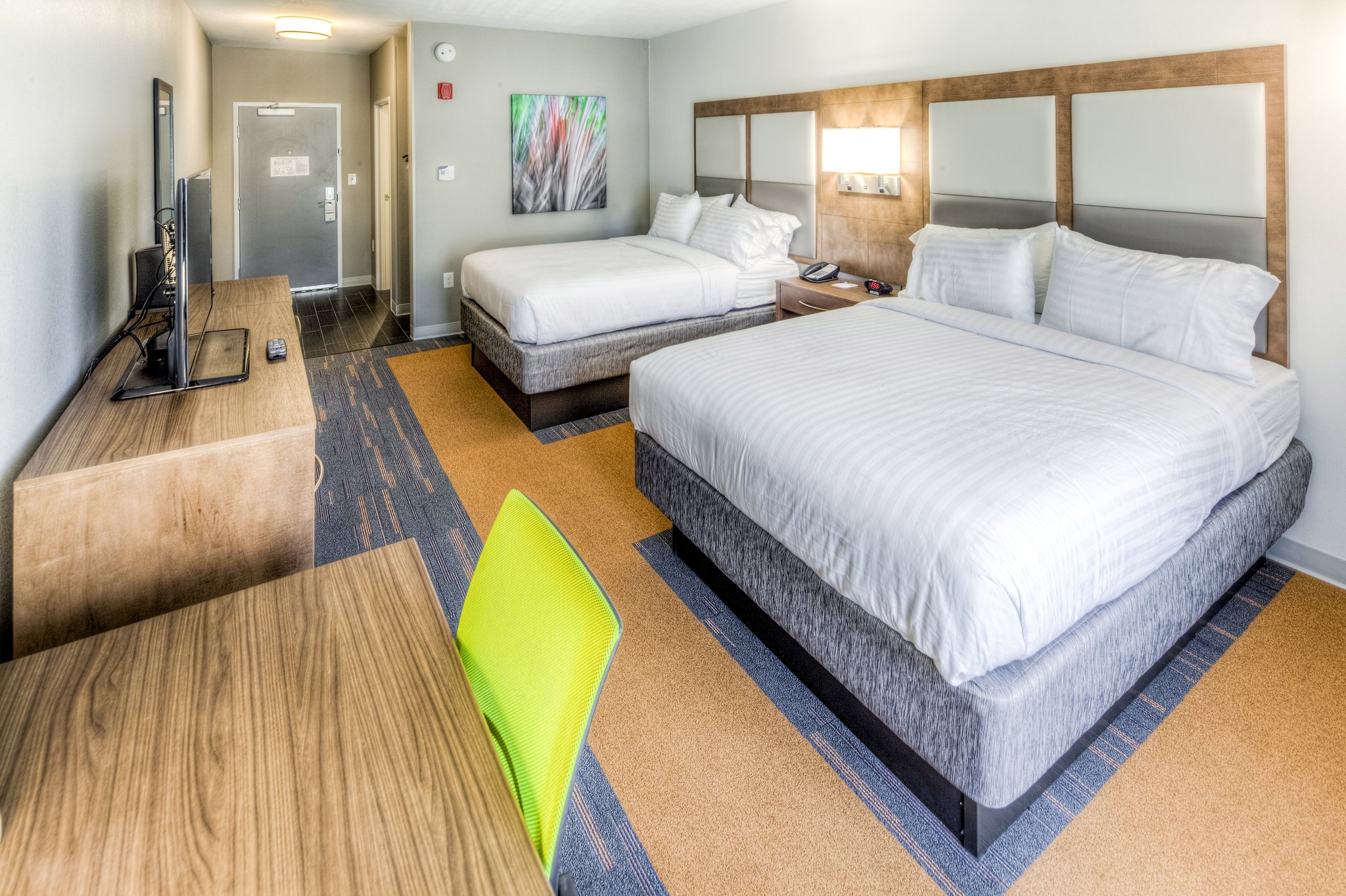 Holiday Inn Express & Suites Cleveland West Westlake