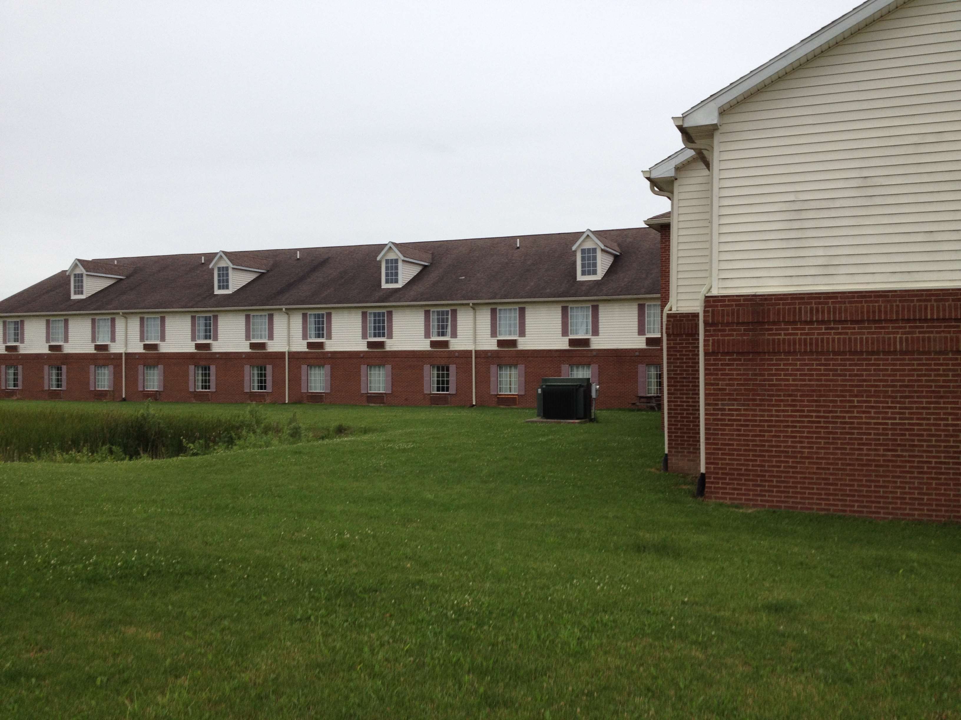 Country Hearth Inn Willard