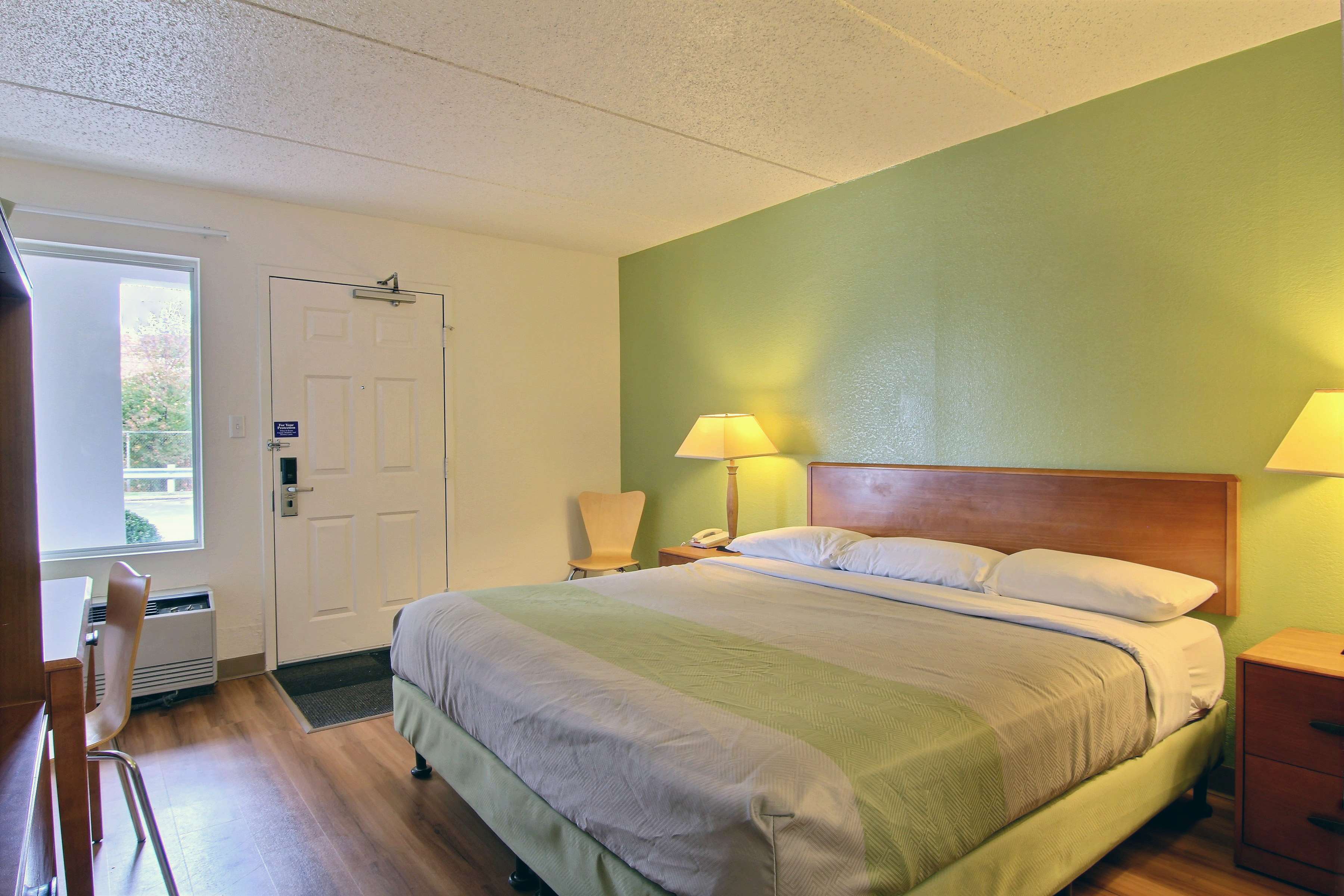 Motel 6 Cleveland - Willoughby