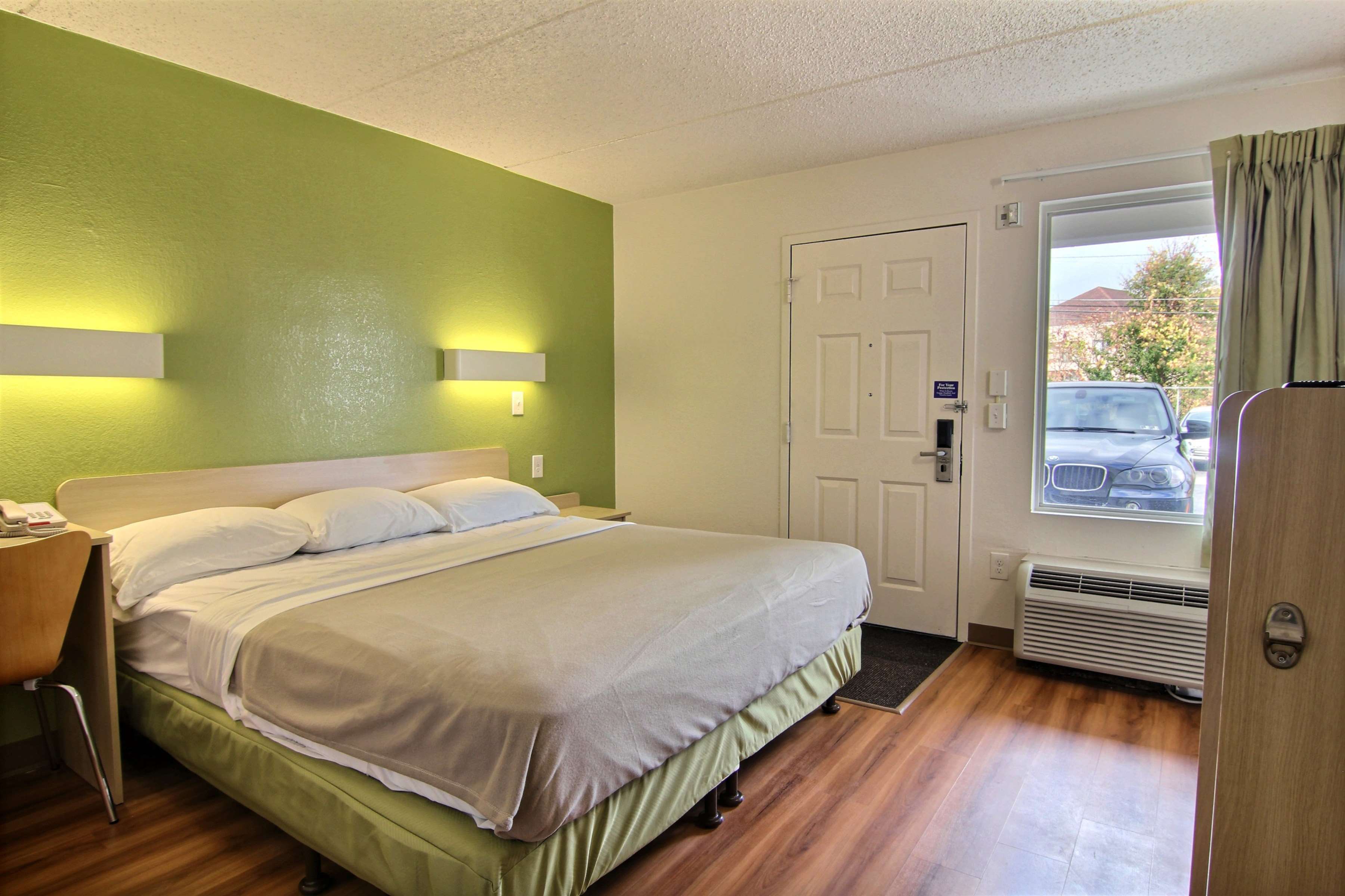 Motel 6 Cleveland - Willoughby