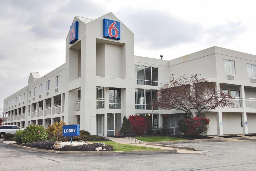 Motel 6 Cleveland - Willoughby