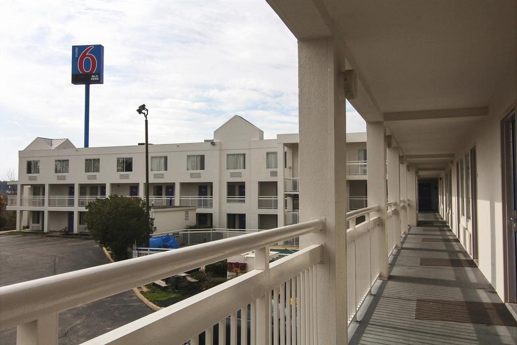 Motel 6 Cleveland - Willoughby