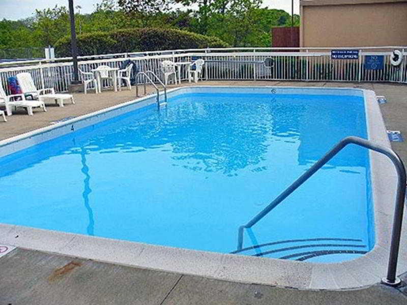 Motel 6 Cleveland - Willoughby