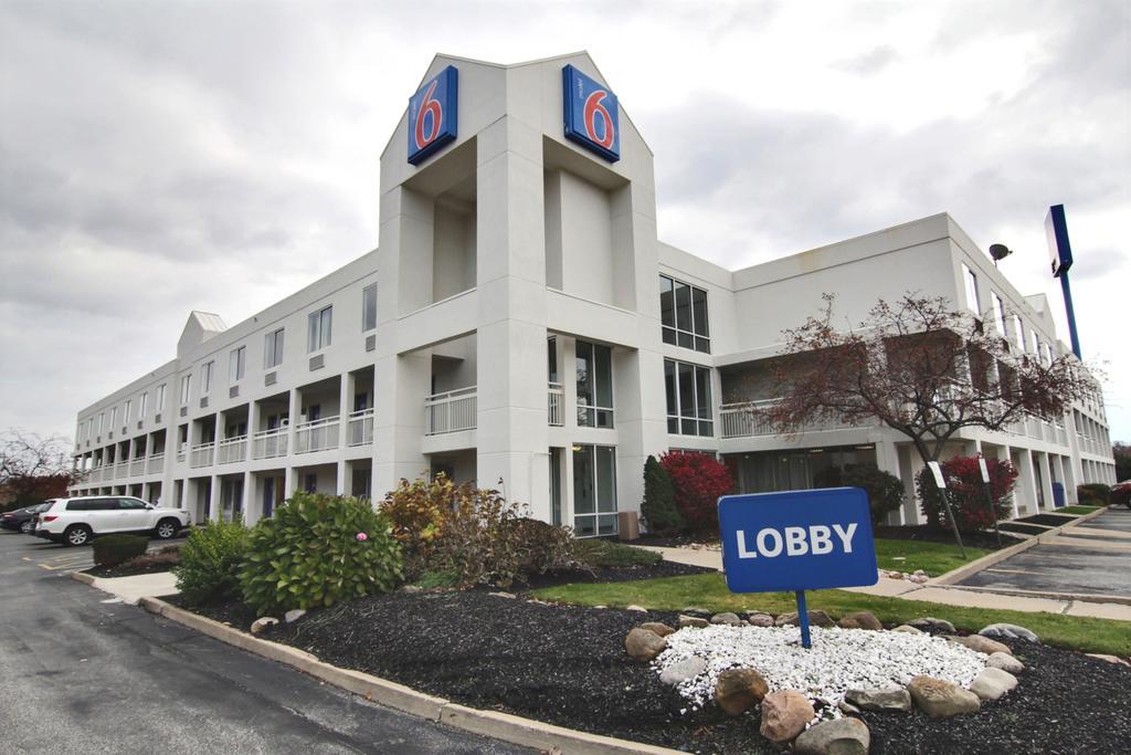 Motel 6 Cleveland - Willoughby
