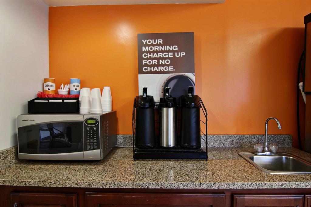 Motel 6 Cleveland - Willoughby