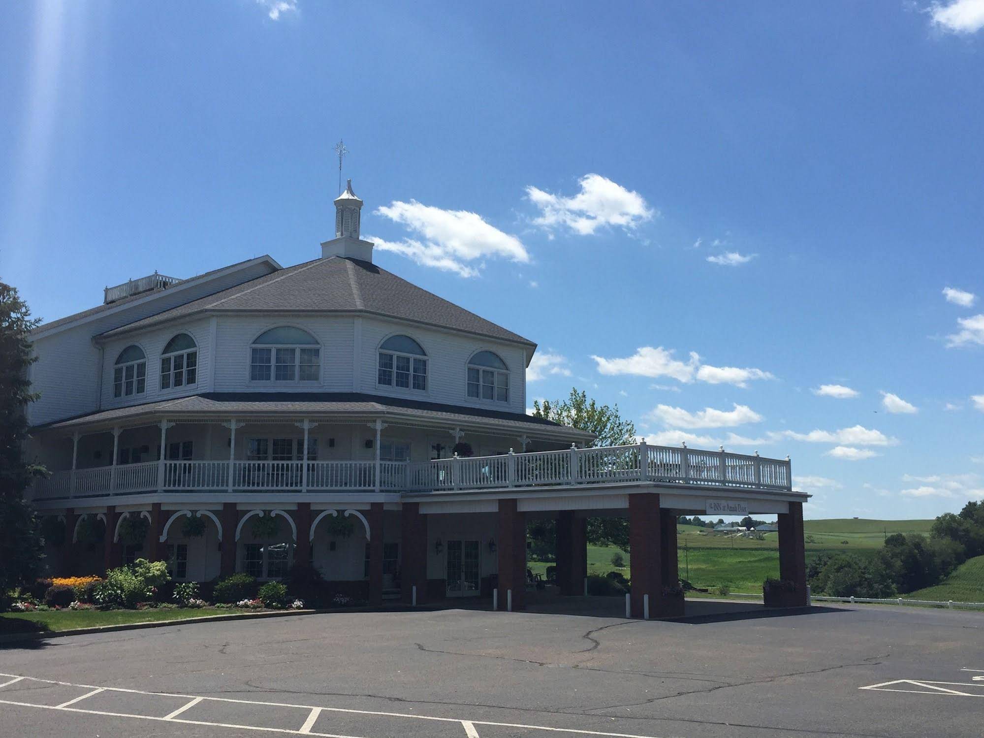 Inn At Amish Door
