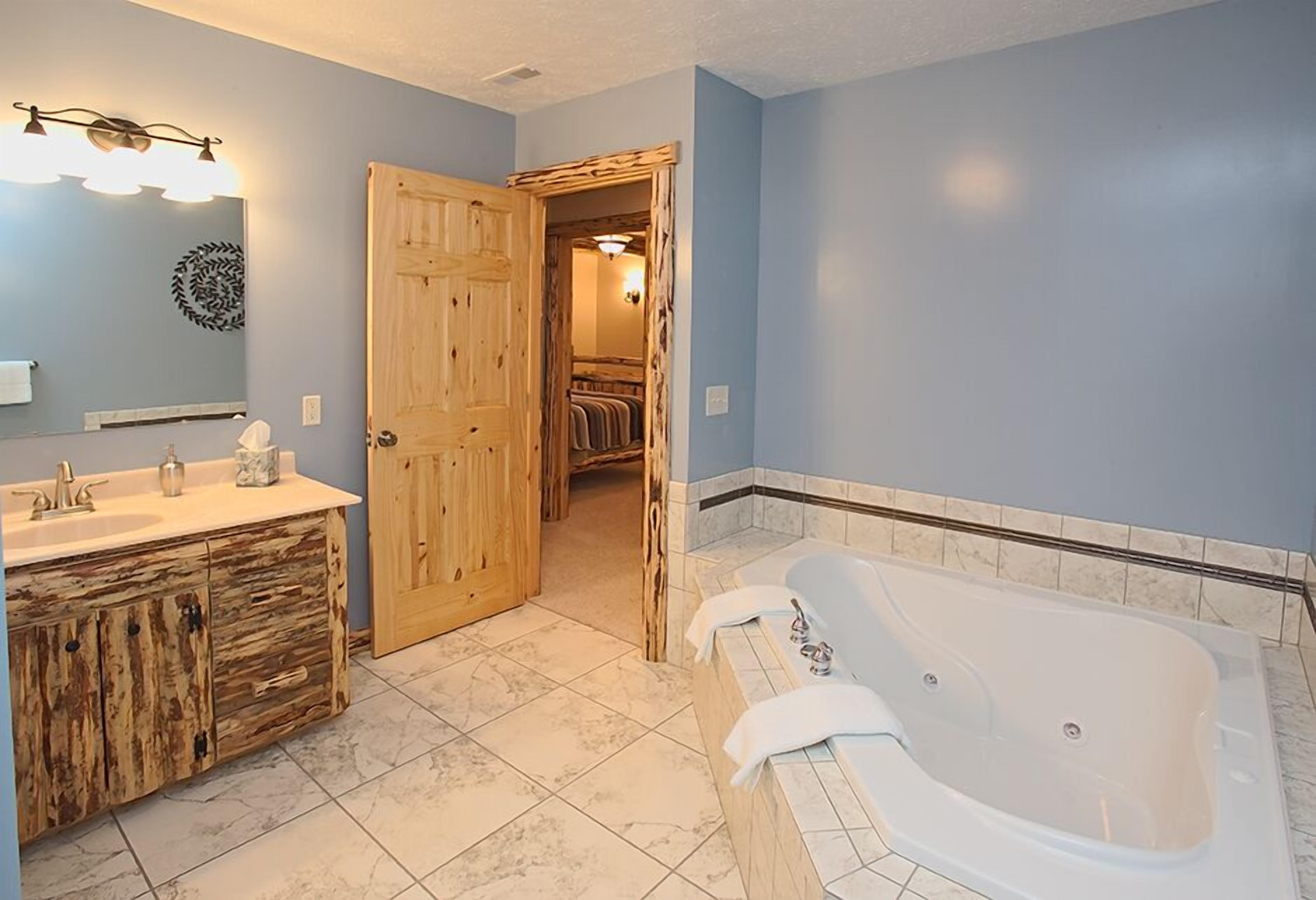 Sojourner's Lodge & Log Cabin Suites