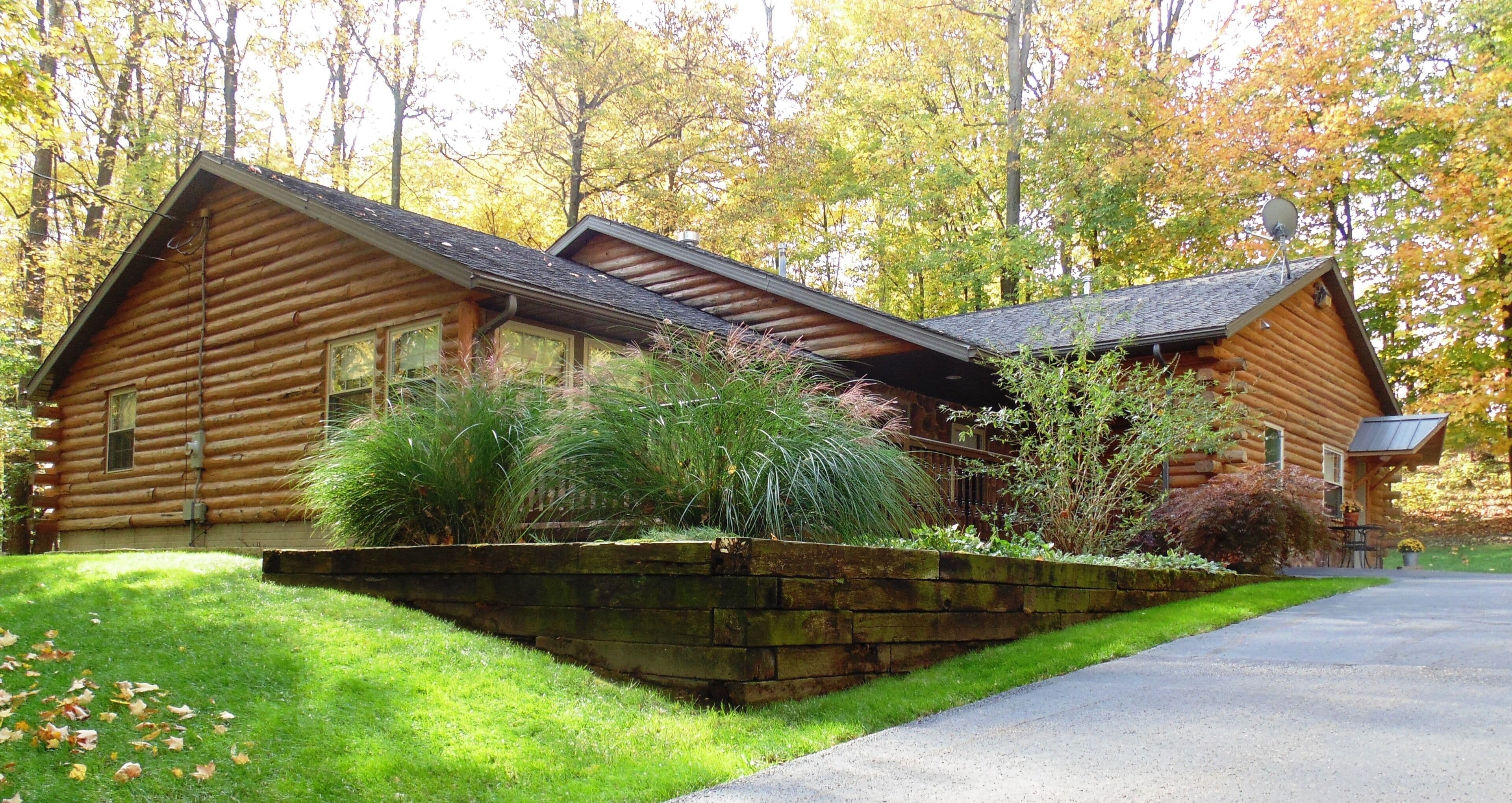 Sojourner's Lodge & Log Cabin Suites