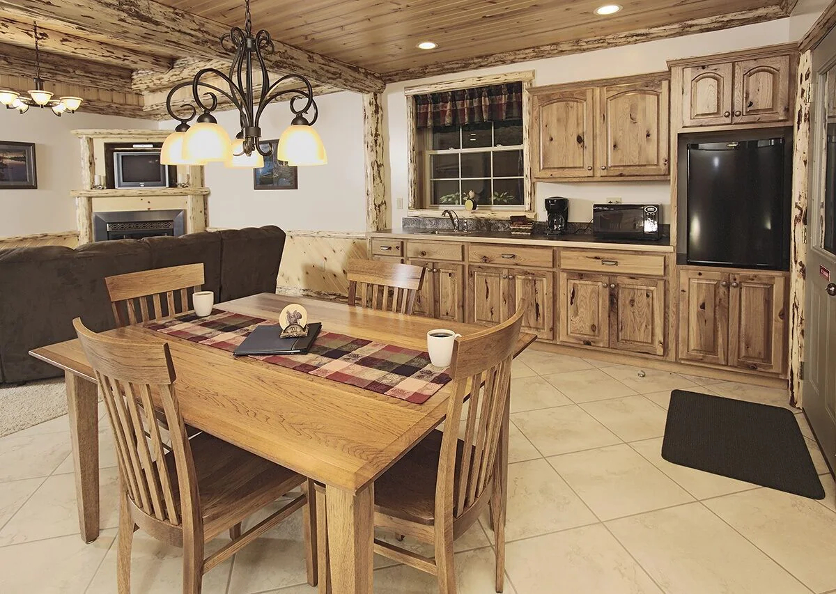 Sojourner's Lodge & Log Cabin Suites