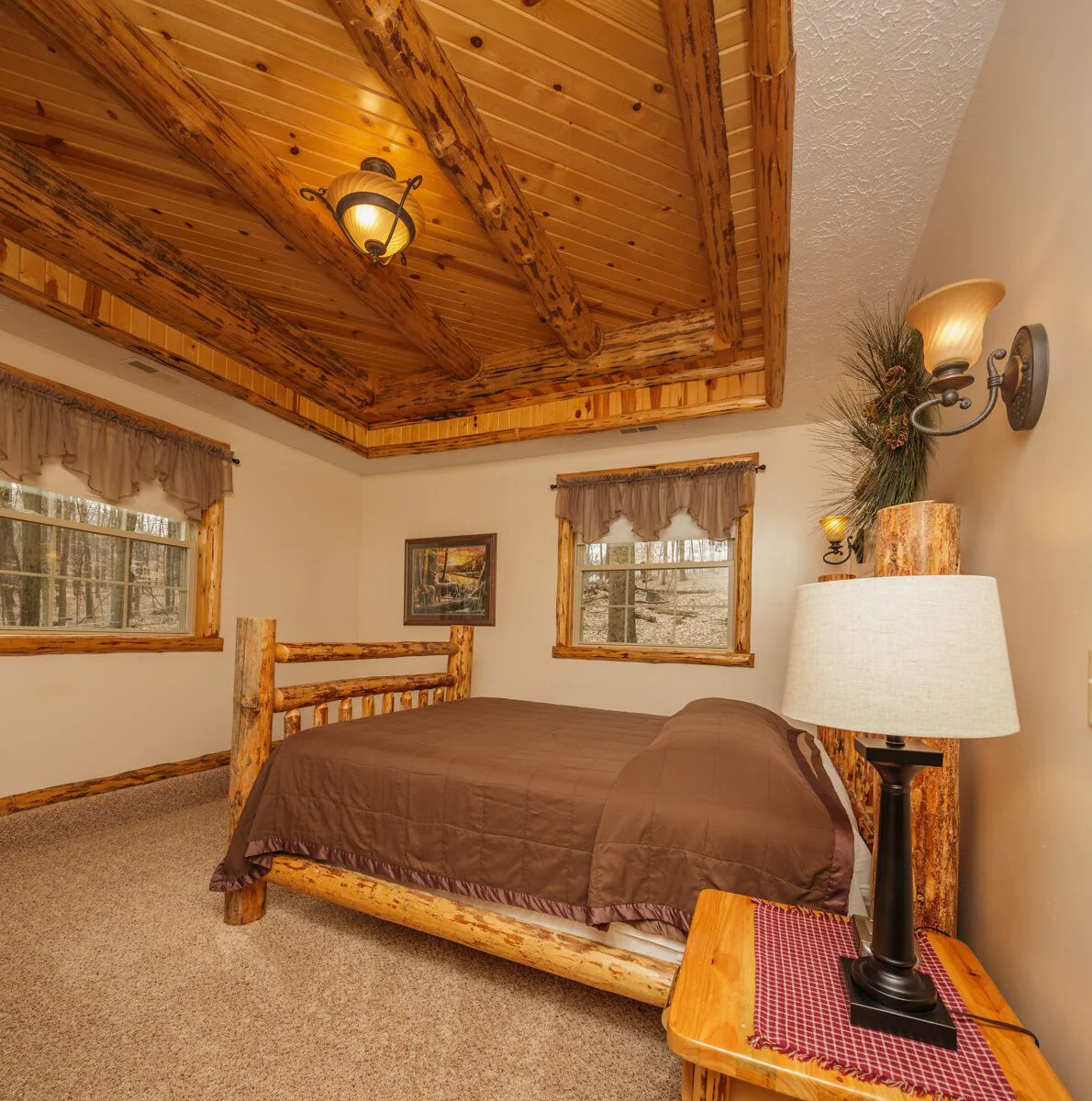 Sojourner's Lodge & Log Cabin Suites
