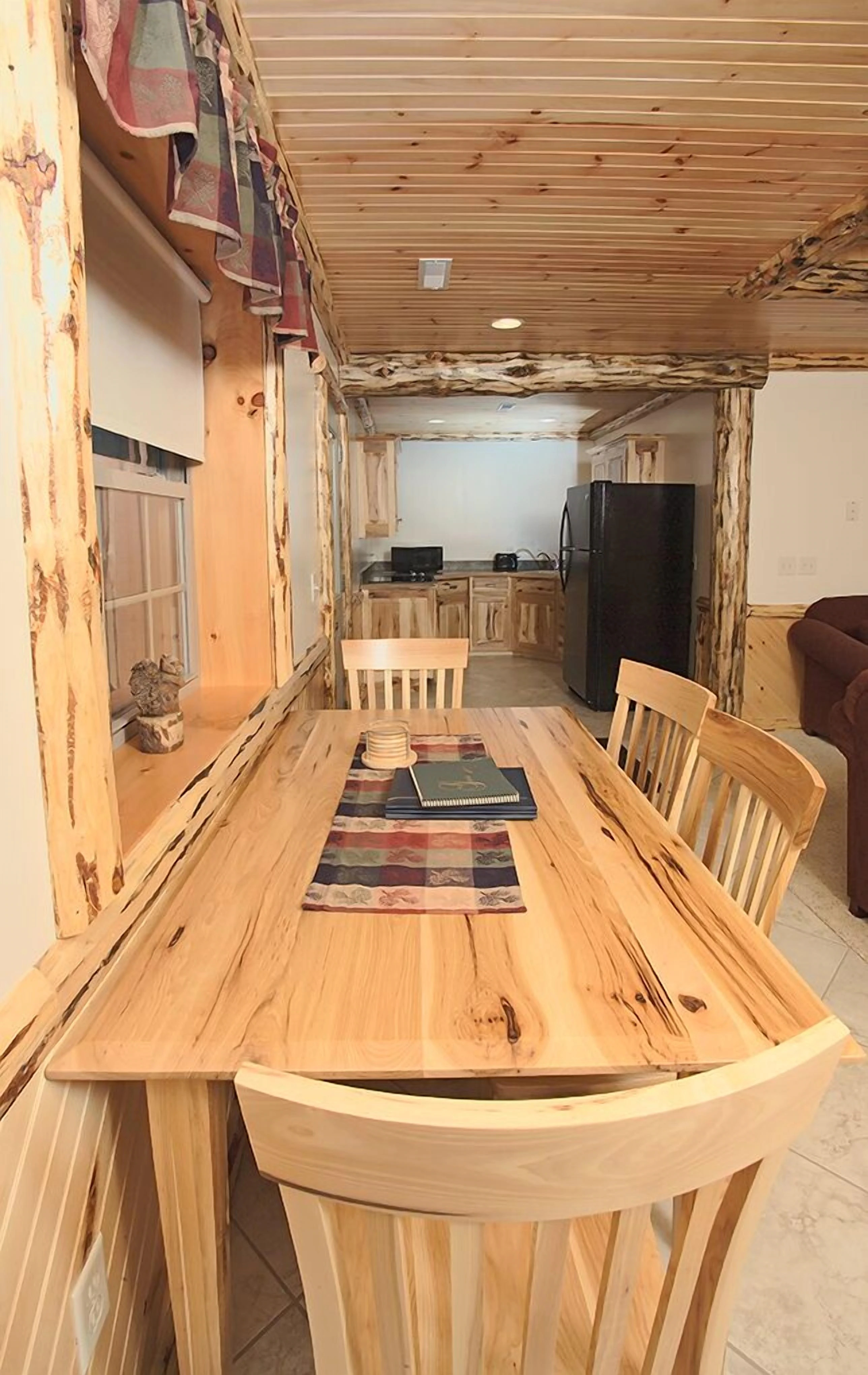 Sojourner's Lodge & Log Cabin Suites