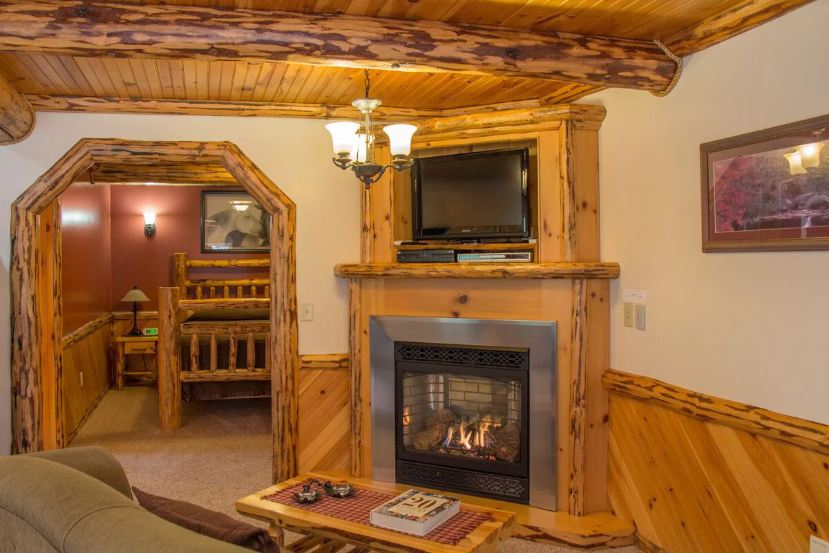 Sojourner's Lodge & Log Cabin Suites