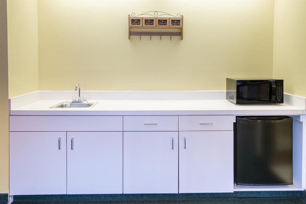 Days Inn by Wyndham Wooster