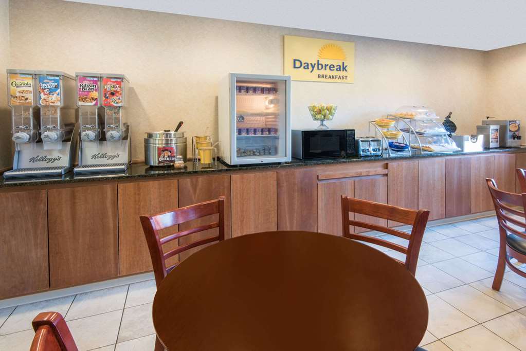 Days Inn by Wyndham Wooster