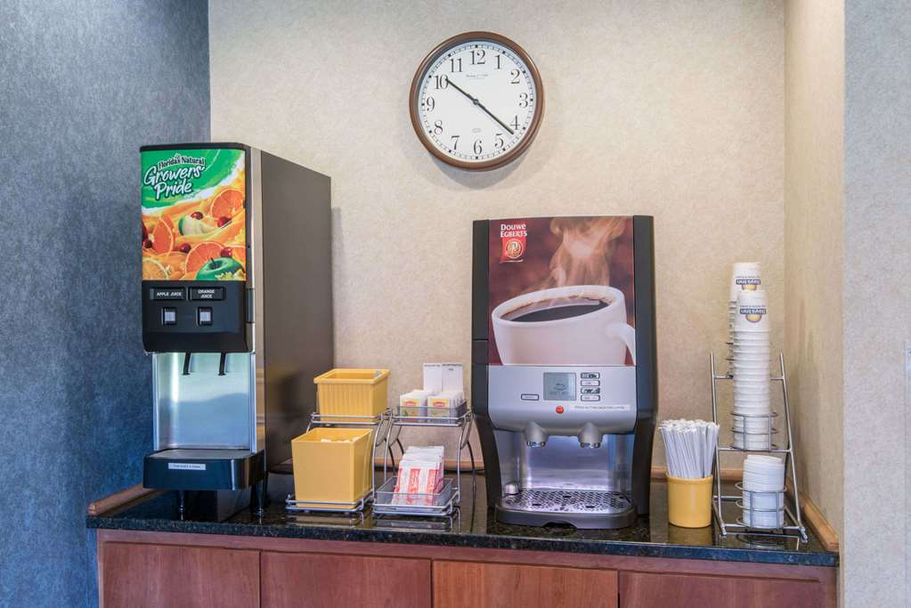 Days Inn by Wyndham Wooster