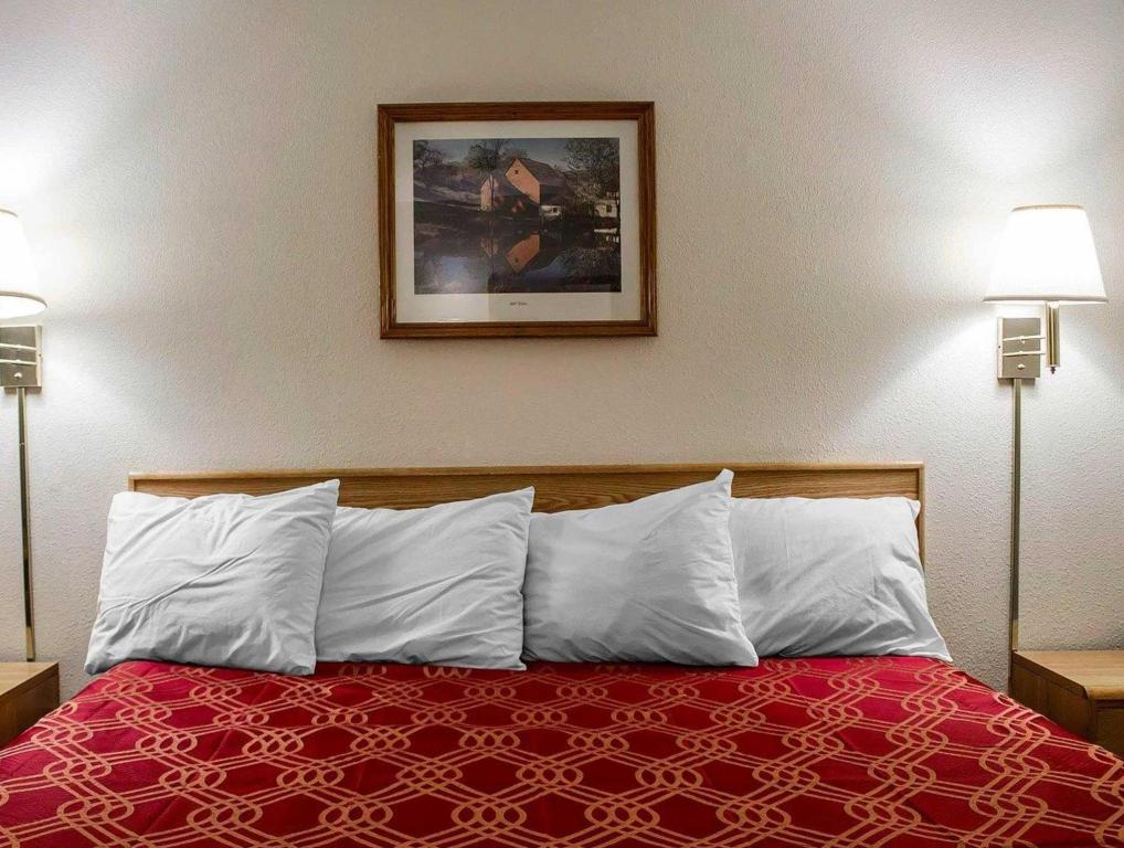 Econo Lodge Worthington