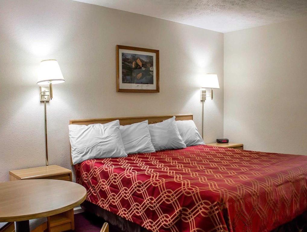 Econo Lodge Worthington