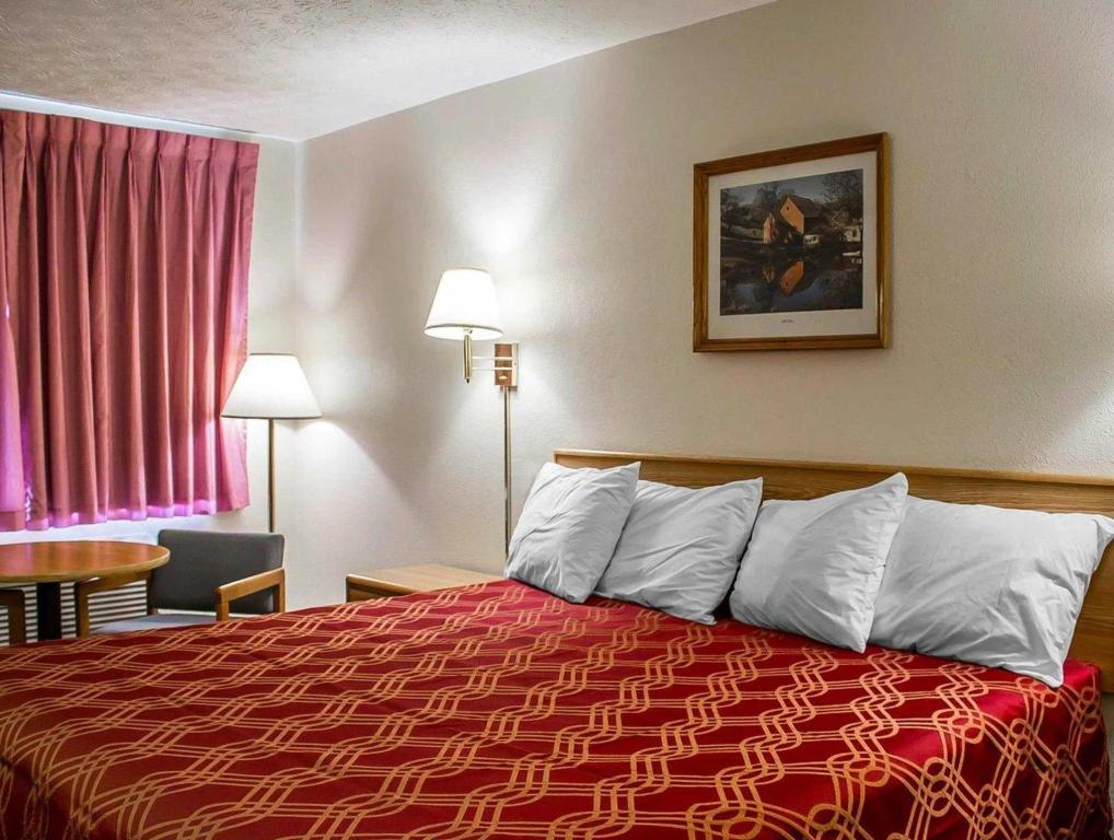 Econo Lodge Worthington
