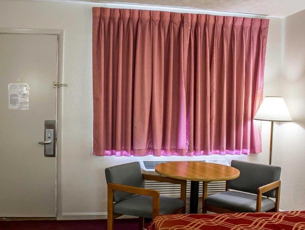 Econo Lodge Worthington