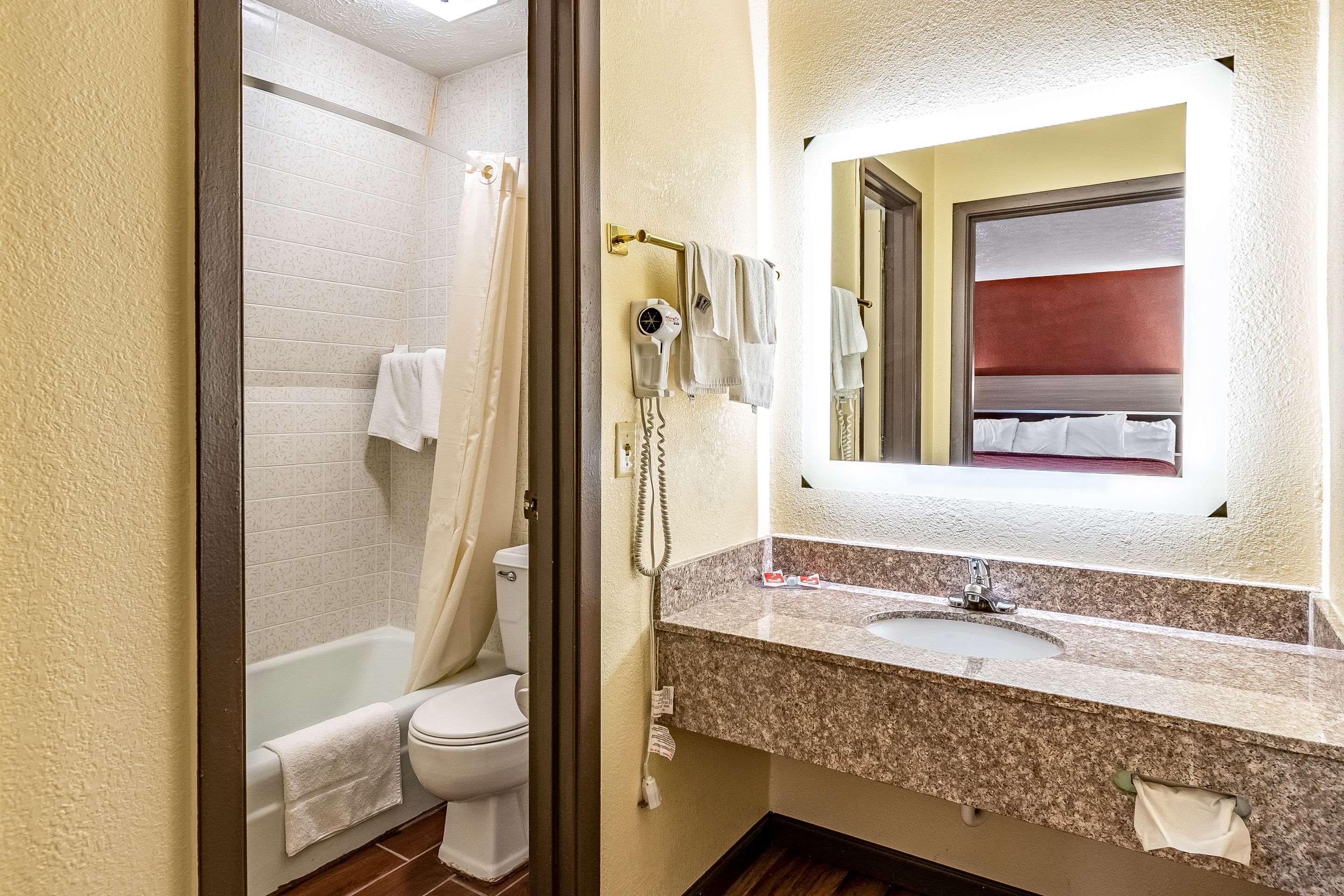 Econo Lodge Worthington