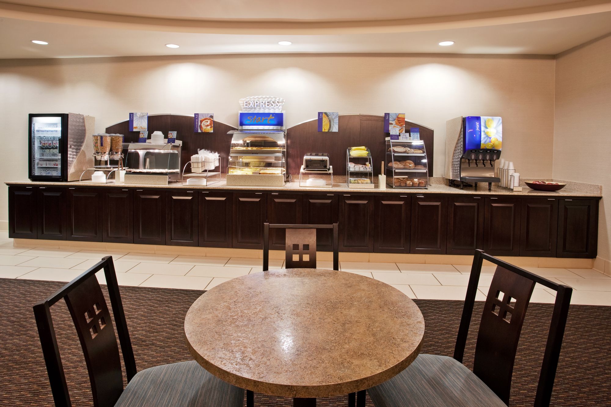 Holiday Inn Express Hotel & Suites Zanesville North