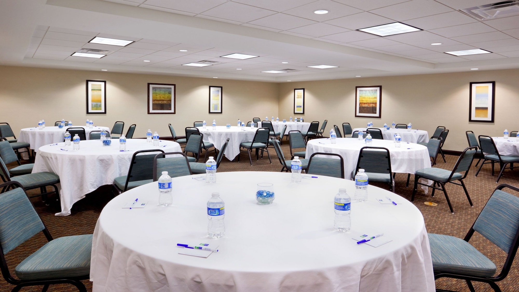 Holiday Inn Express Hotel & Suites Zanesville North