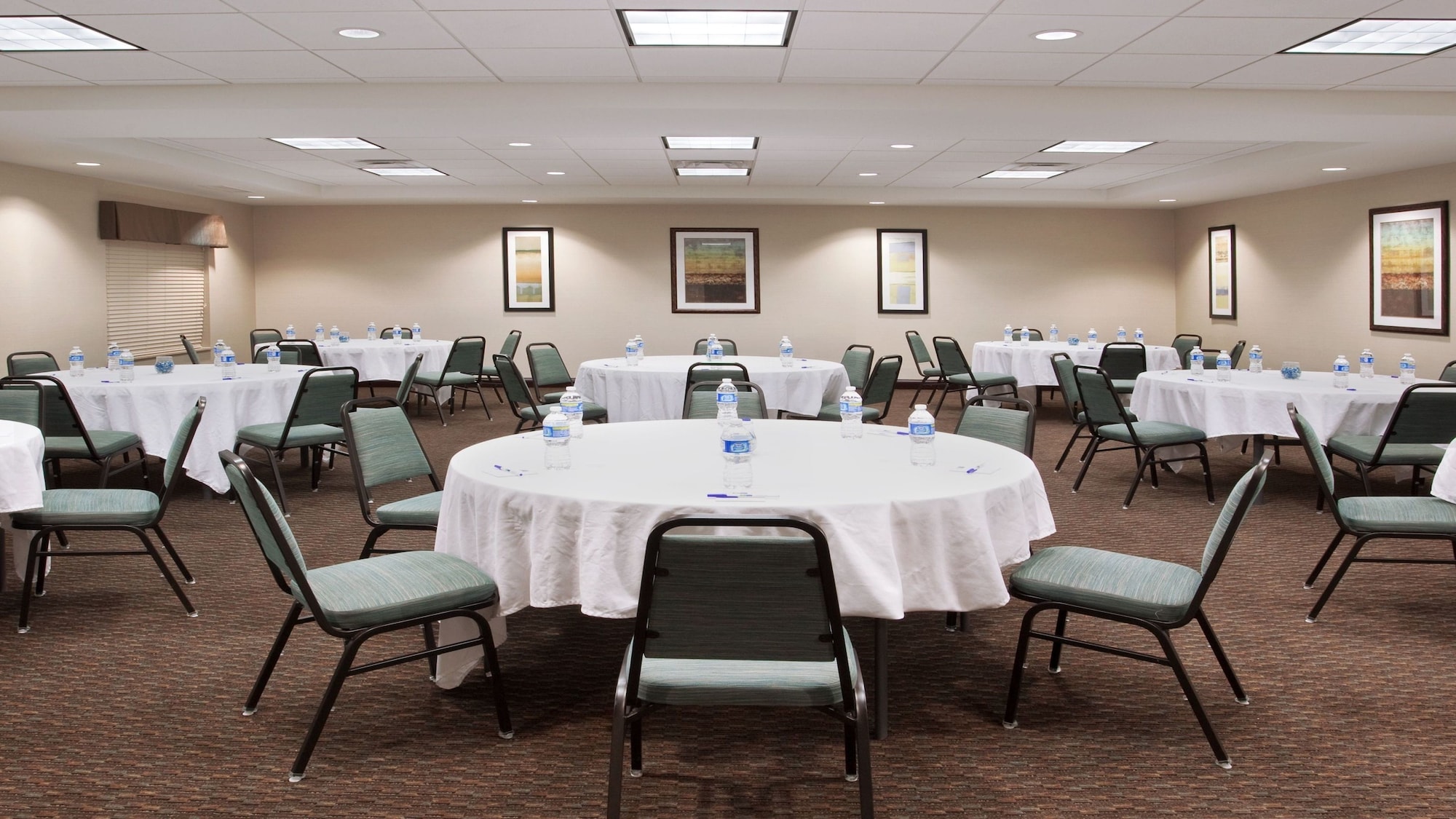 Holiday Inn Express Hotel & Suites Zanesville North