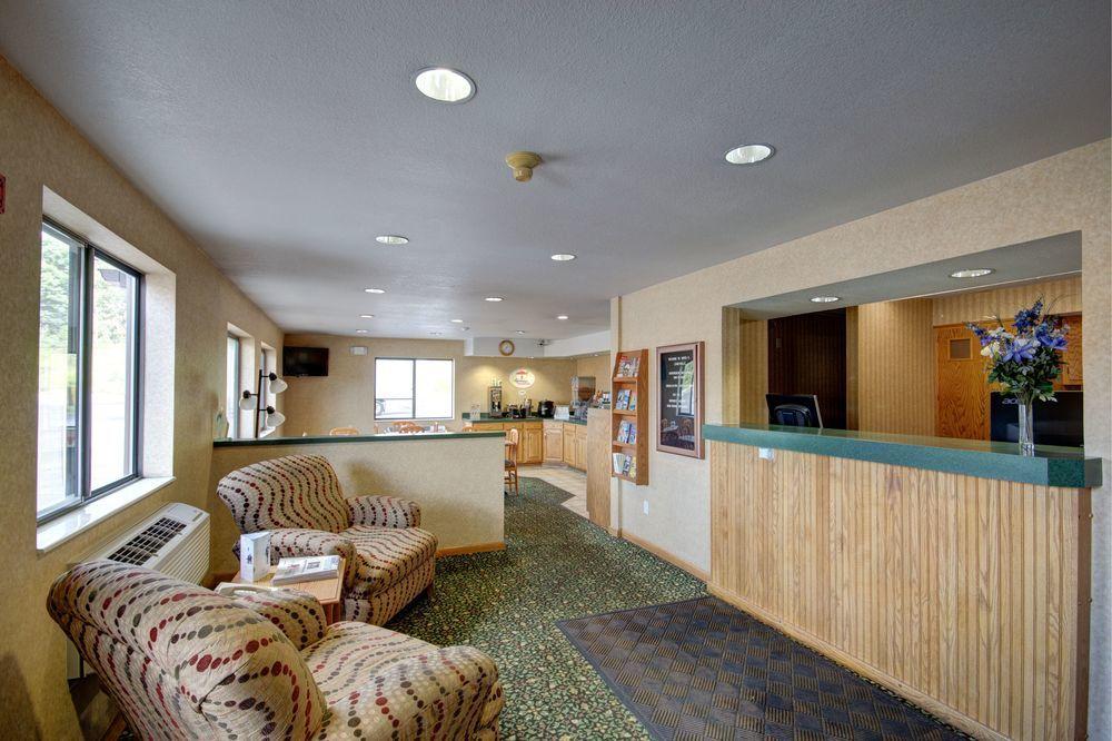 Super 8 by Wyndham Zanesville