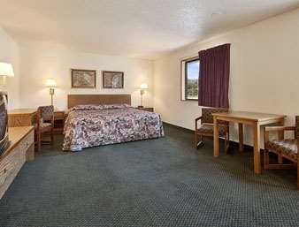 Super 8 by Wyndham Zanesville