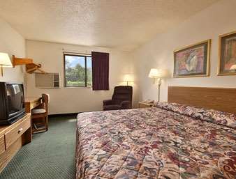 Super 8 by Wyndham Zanesville