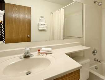 Super 8 by Wyndham Zanesville