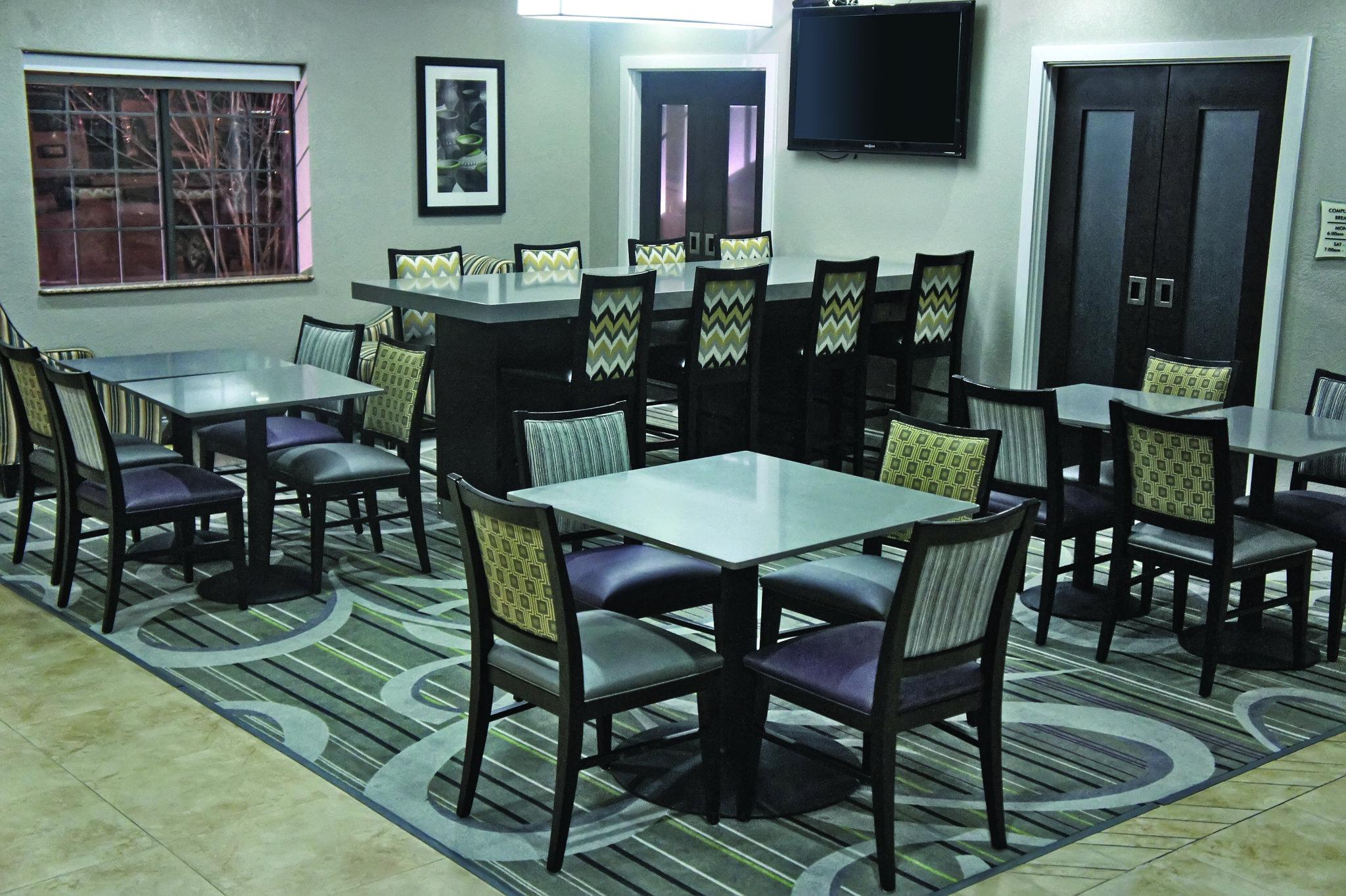 La Quinta Inn & Suites by Wyndham Ada