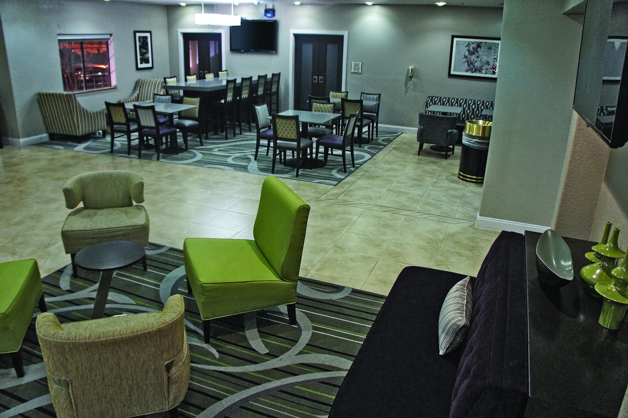La Quinta Inn & Suites by Wyndham Ada