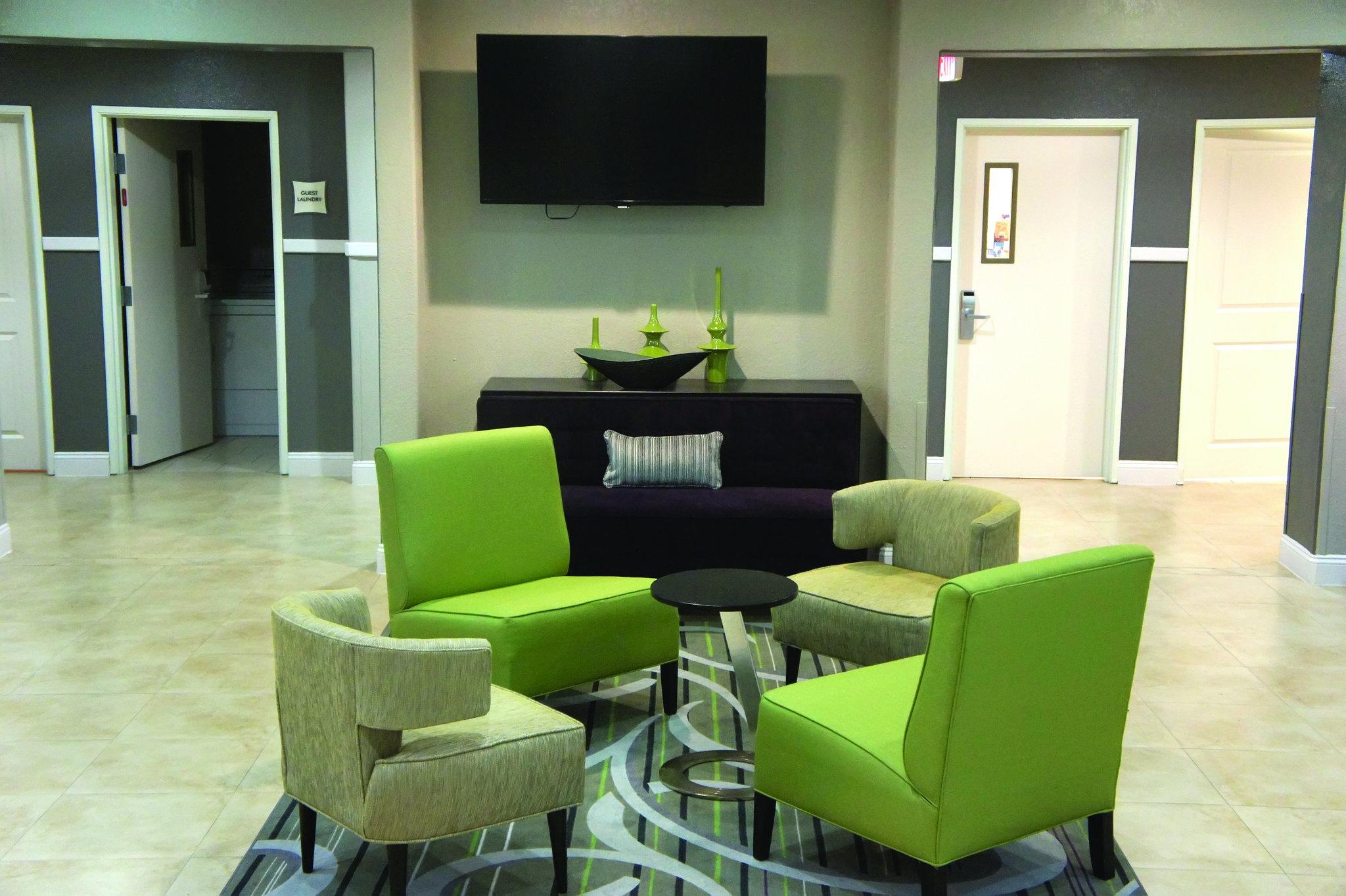 La Quinta Inn & Suites by Wyndham Ada
