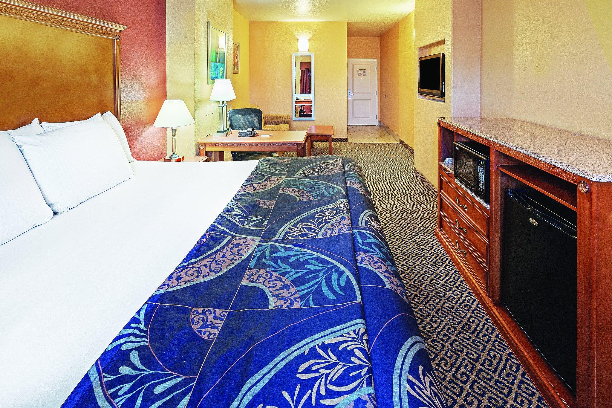 La Quinta Inn & Suites by Wyndham Ada