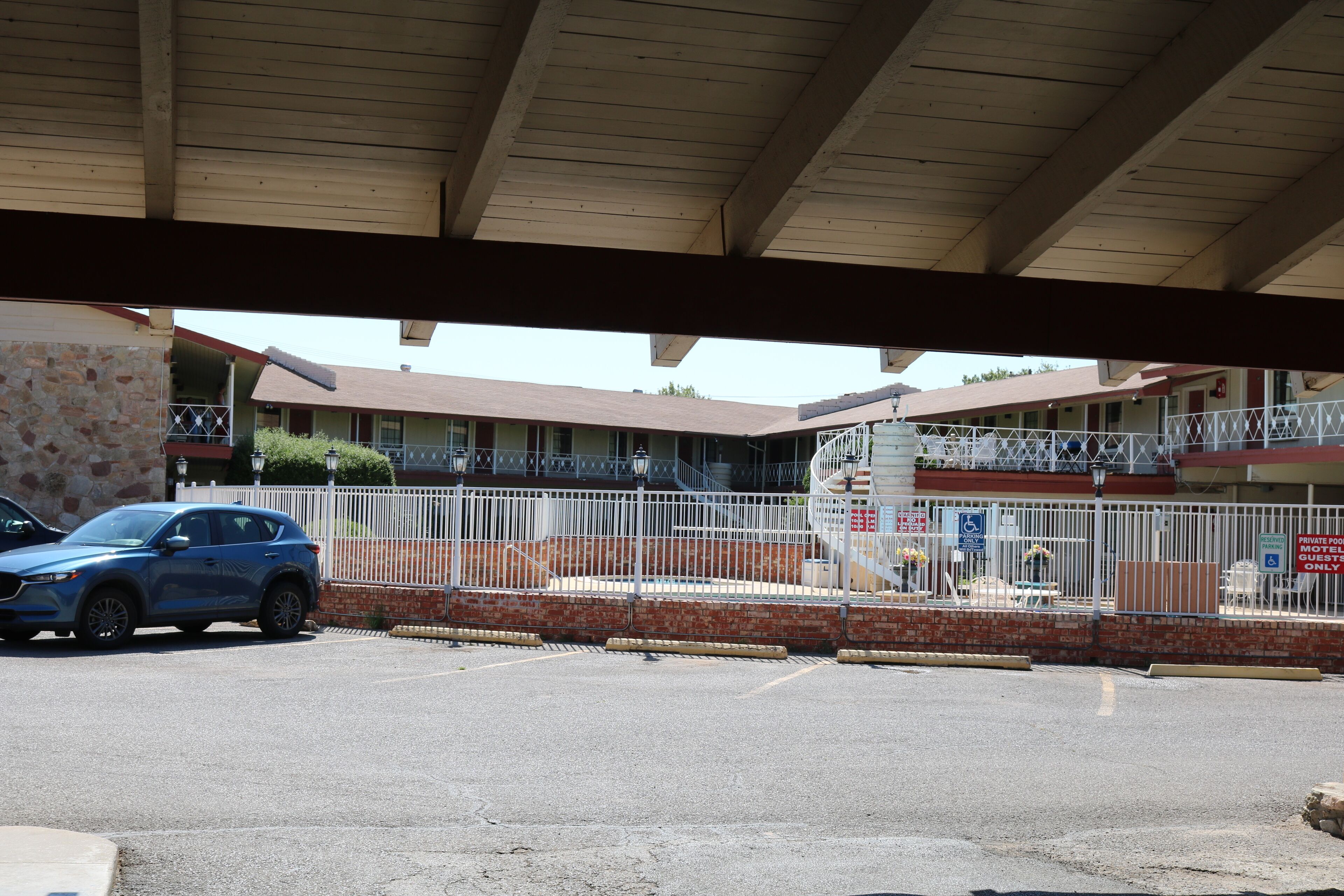 Friendship Inn Motel