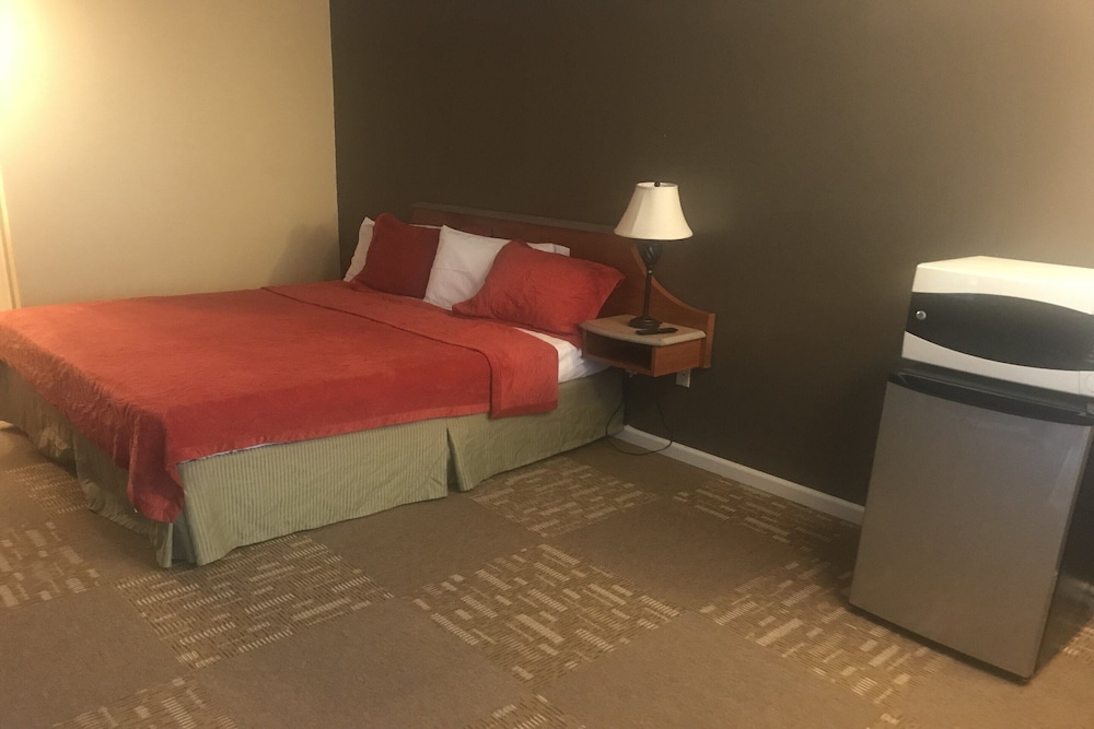 Hotel Cyril OK US-277 by OYO Rooms