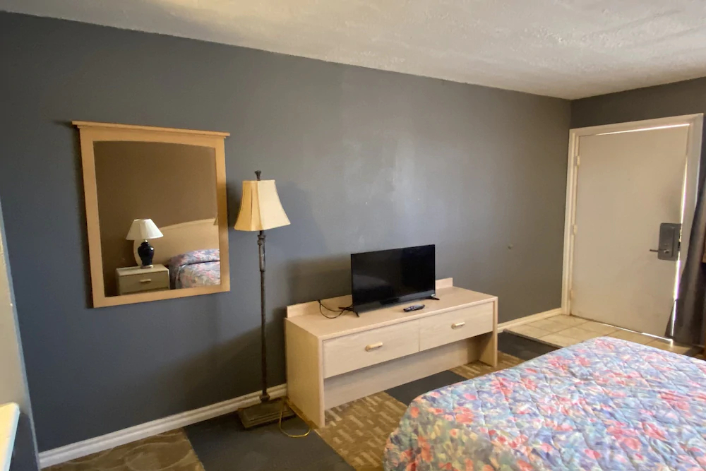 Hotel Cyril OK US-277 by OYO Rooms
