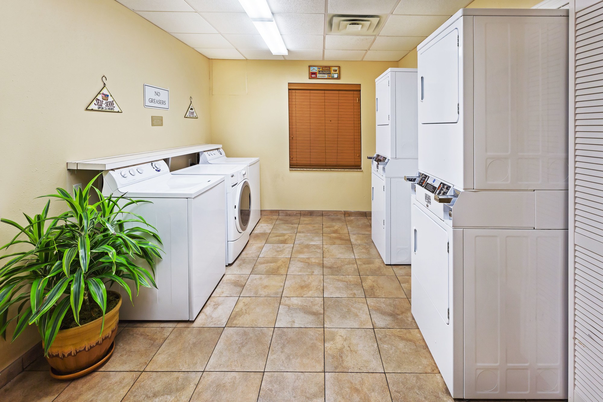 Hawthorn Extended Stay by Wyndham Ardmore