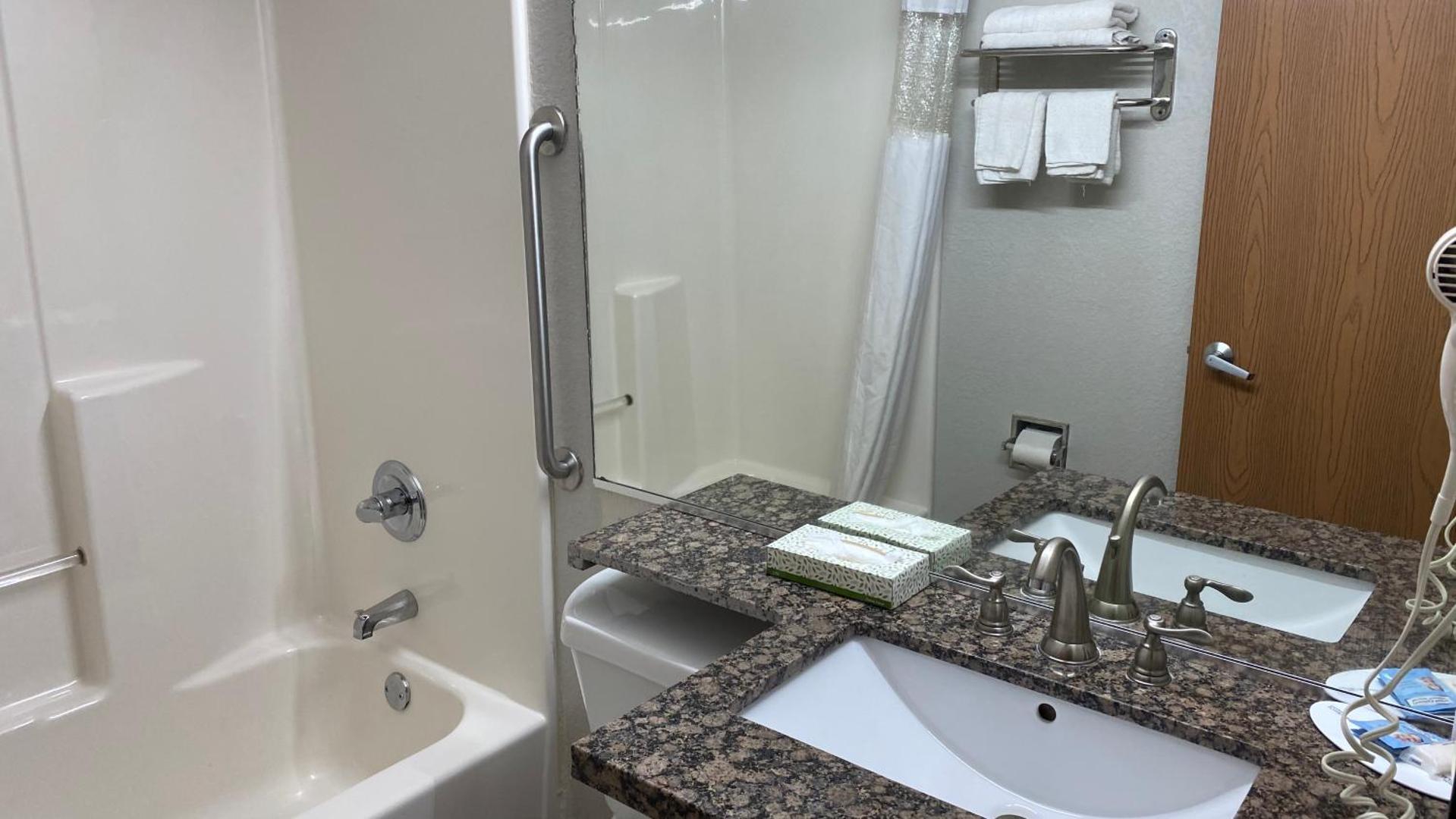 Microtel Inn & Suites by Wyndham Ardmore