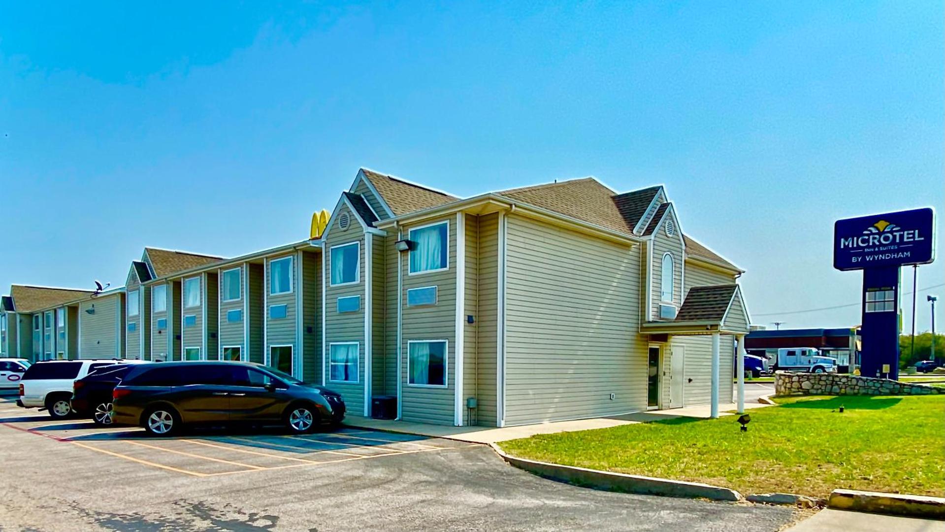 Microtel Inn & Suites by Wyndham Ardmore