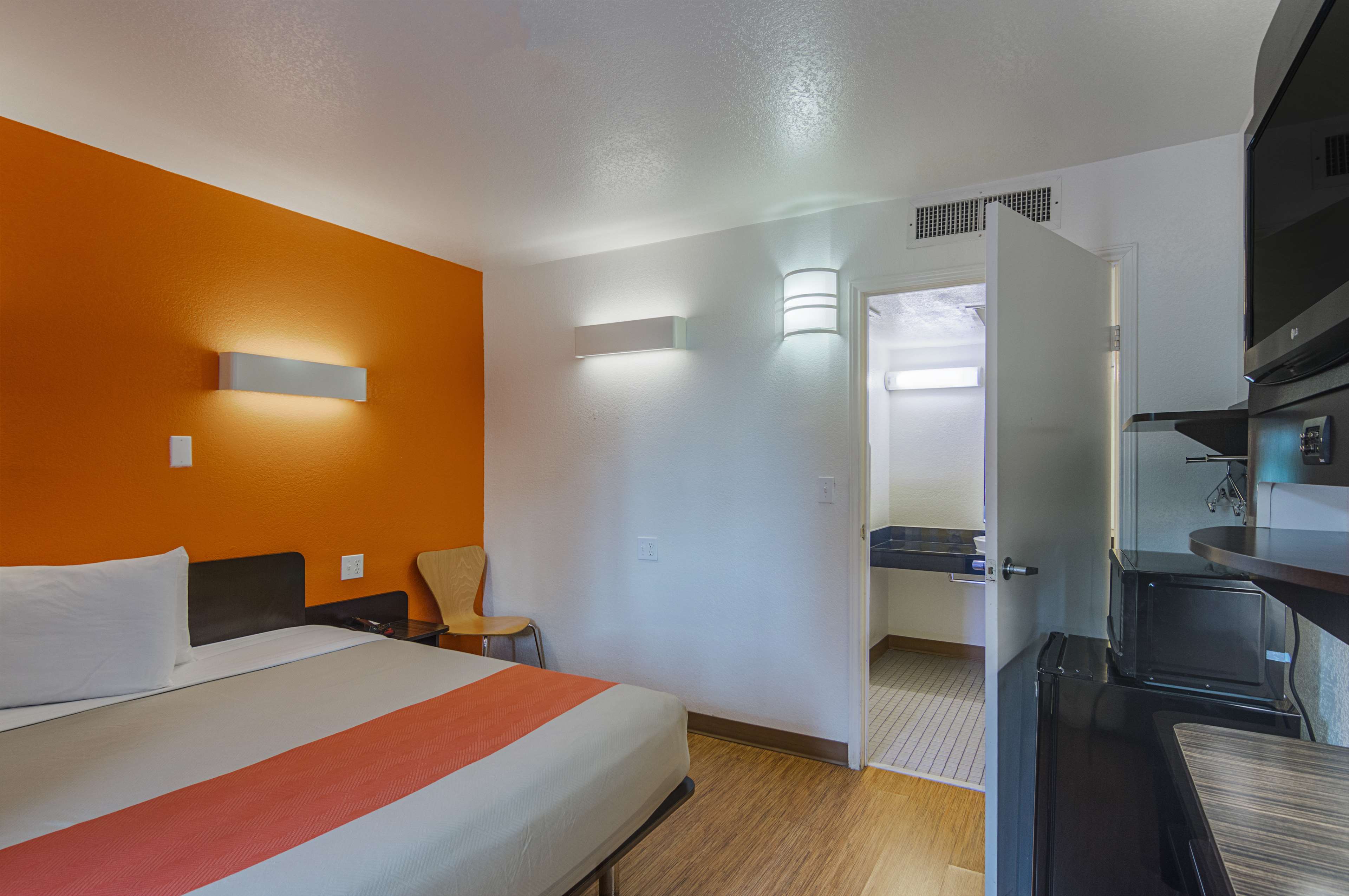 Motel 6