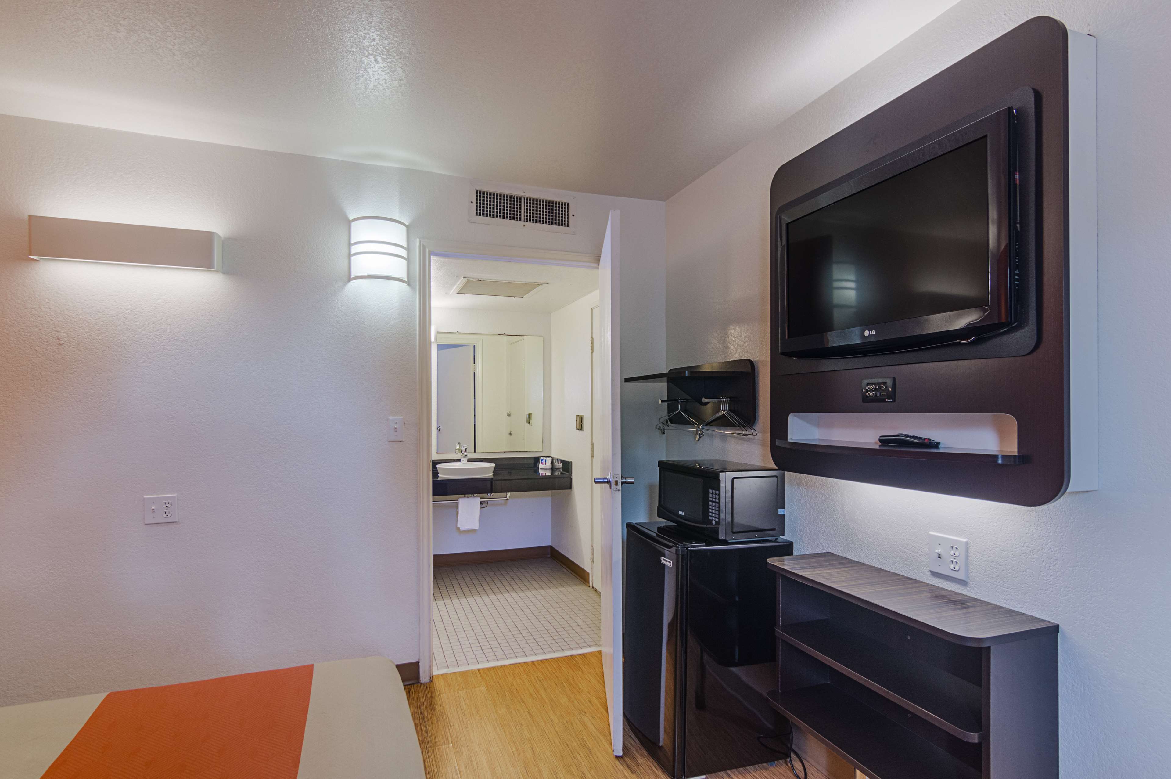 Motel 6
