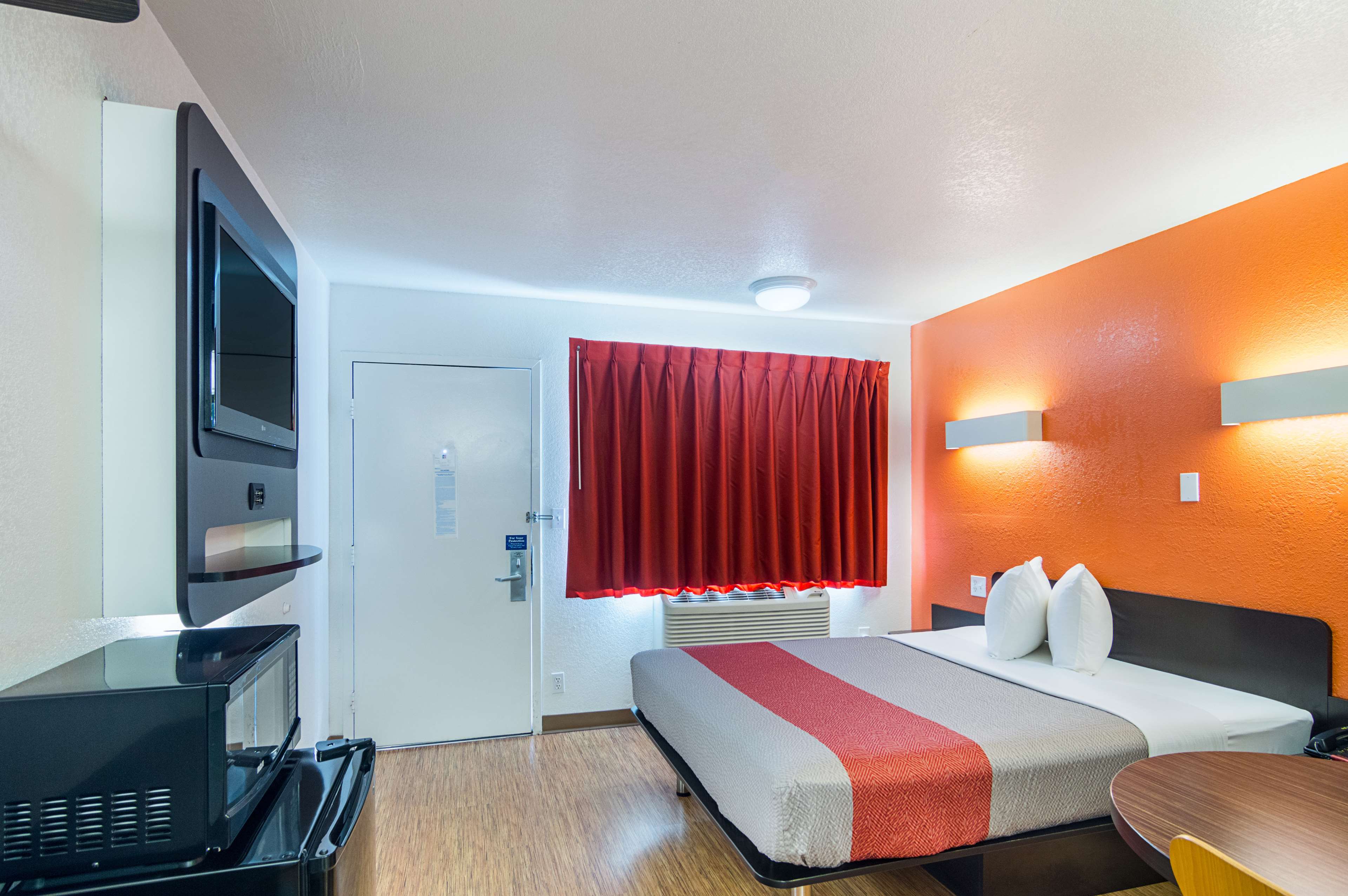 Motel 6